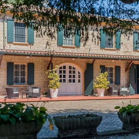 Nina Villa Pésaro